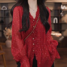 批发法式轻熟风红色<b class='q'>波点</b><b class='q'>衬衫</b>女新款V领休闲风宽松亲肤透气长袖<b class='q'>衬衫</b>