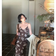 批发港风复古春新款V领印花长款吊带<b class='q'>连衣裙</b>