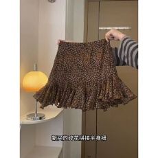 批发碎花拼接A字半身裙女2026年春款复古修身显瘦百搭短裙<b class='q'>通勤</b>设计感