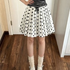 批发法式优雅白色波点百褶半身裙女高腰垂感显瘦中长款百搭气质A字裙