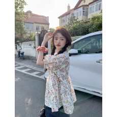 批发夏季甜美碎花娃娃领立体樱桃泡泡袖宽松衬衫女