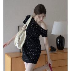 批发法式波点斜肩收腰连衣裙女春夏新款修身气质显瘦短袖a字简约<b class='q'>短裙</b>