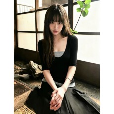批发黑色撞色拼接<b class='q'>中袖</b>T恤女装夏季2026新款辣妹风修身显瘦假两件上衣