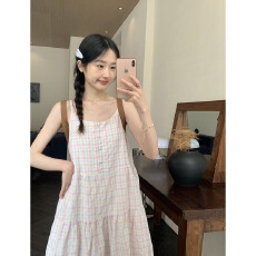 批发夏季俏皮少女感吊带连衣裙女甜美小清新宽松减龄显瘦撞色格纹裙子