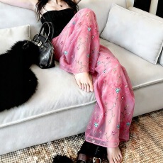 批发薄款粉色<b class='q'>雪纺</b>碎花休闲裤子女2026夏季宽松显瘦高级感阔腿凉凉<b class='q'>长裤</b>