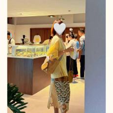 批发撞色拼接褶皱<b class='q'>半身裙</b>2026夏季新款中长裙波嬉风开叉直筒中长裙