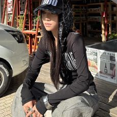 批发<b class='q'>街头</b>美式复古长袖T恤女收腰修身运动休闲撞色字母印花连帽上衣潮