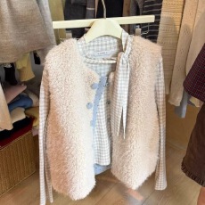 批发少女感<b class='q'>甜美</b>包扣双面穿羊羔毛马甲女秋冬圆领宽松波点无袖毛绒外套