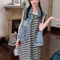 批发2026新款复古春秋大口袋牛仔马甲<b class='q'>女</b>外套时尚坎肩休闲百搭宽松<b class='q'>背心</b>