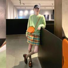批发温柔复古慵懒风彩色毛呢女秋季新款减龄<b class='q'>显瘦</b>格纹半身裙文艺多巴胺