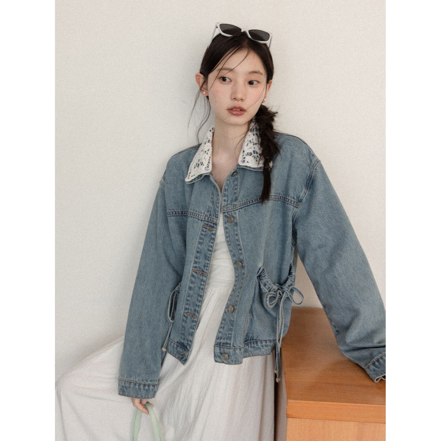 复古做旧蓝色蕾丝拼接翻领牛仔外套女春秋季宽松夹克 服裝批發女裝批發服飾貨源