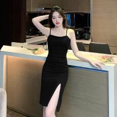 批发辣妹吊带<b class='q'>连衣裙</b>女质感高级感纯欲小黑裙气质中长款包臀裙子