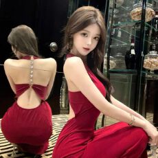 批发法式赫本风链条紫色<b class='q'>连衣裙</b>女夏季新款御姐气质露背开叉挂脖长裙