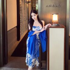 批发【有胸垫】修身蓝色碎花显白抹胸包臀连衣裙女装2026春夏新款法式