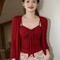 批发超火减龄酒红<b class='q'>吊带</b>开衫长袖t恤<b class='q'>女装</b>2026新款两件套早春设计感上衣