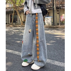 批发趣味刺绣阔腿弯刀<b class='q'>牛仔裤</b>女秋季街头做旧小众设计美式水洗镰刀裤子