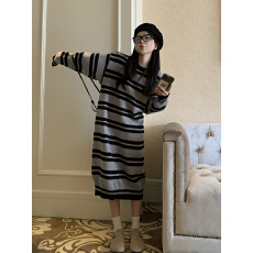 批发<b class='q'>休闲</b>慵懒风条纹针织连衣裙女秋季宽松新款复古中长裙子长袖毛衣裙