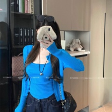 批发高级感灰色<b class='q'>蕾丝</b>拼接针织衫女长袖毛衣<b class='q'>打底衫</b>气质秋季新款修身上衣