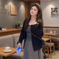 批发<b class='q'>大码</b>松弛感穿搭套装女春秋胖MM长袖开衫外套高腰垂感半身裙三件套