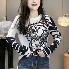 批发2026春秋季老虎印花长袖打底<b class='q'>T</b>恤衫女欧货设计感薄款显瘦高弹上衣