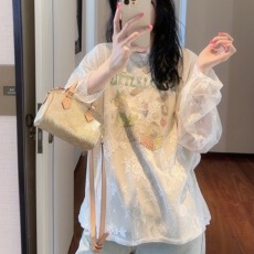 批发大码胖mm<b class='q'>韩国</b>女装春秋新款卡通喇叭女孩拼接刺绣网纱T恤女假两件
