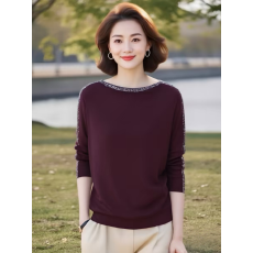 批发2025秋冬款烫钻一字领长袖<b class='q'>妈妈装</b>针织衫超好看气质上衣柔软打底衫