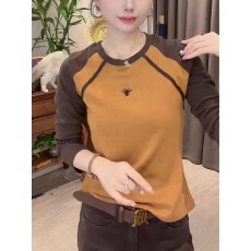 批发小众圆领长袖2025秋冬新款舒适时尚正肩打底衫设计感橘色显白上衣