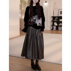 批发爆款超好看秋冬卡通动漫黑色长袖针织衫毛衣半身皮裙气质两件套女