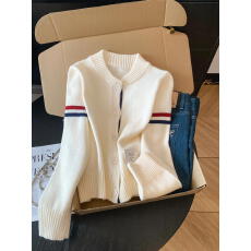 批发实拍  双标针织开衫女秋冬新款立领宽松长袖毛衣短<b class='q'>外套</b><b class='q'>棒球</b>服上衣