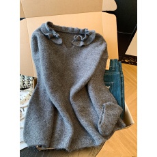 批发实拍  <b class='q'>V领</b>木耳边宽松羊毛衫女2025冬季新款时尚软糯显瘦针织上衣