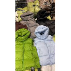 批发<b class='q'>山茶花</b>原版连帽宽松马甲女2025冬季新款韩版背心外套