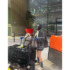 批发2025年冬季新款洋气宽松毛毛加厚外套短裙套<b class='q'>装</b>女潮