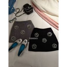 批发新品2025年冬季新款包臀洋气花朵<b class='q'>毛呢</b>半裙女潮