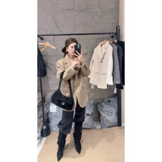 批发2025年冬季新款垫肩宽松大版洋气不夹棉<b class='q'>西服</b><b class='q'>外套</b>女潮