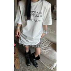 批发春款 雪莉<b class='q'>韩国</b>东大门<b class='q'>代购</b> 26新品女装字母宽松<b class='q'>T</b><b class='q'>恤</b>