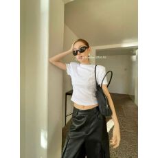 十三行韩版2026早春新款设计感辣妹肩棉直角肩短款显瘦短袖T恤