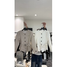 批发高端欧货2026春季新款时尚圆领单排扣收腰纯色设计简约<b class='q'>西装</b>外套女