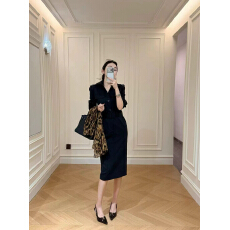 批发高知巨好看连衣裙女装2026秋季新款法式气质通勤风显身材<b class='q'>风衣</b>长裙