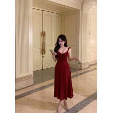 批发温柔风白色吊带露背<b class='q'>连衣裙</b>子女夏季2026新款海边度假气质绝美长裙