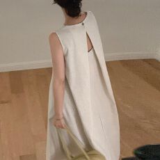 批发<b class='q'>韩国</b>chic极简主义小众圆领露后背设计宽松无袖大摆型连衣裙<b class='q'>长裙女</b>