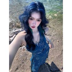 批发2026新款复古法式度假风蓝色v领挂脖<b class='q'>背心</b>连衣裙子女夏季收腰长裙