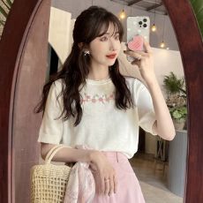 批发白色<b class='q'>花朵</b>短袖<b class='q'>t</b><b class='q'>恤</b>女法式复古设计感小众别致针织上衣