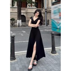 批发黑色短袖连衣裙女2026年夏装新款设计感森女小众<b class='q'>修身</b>显瘦开叉长裙