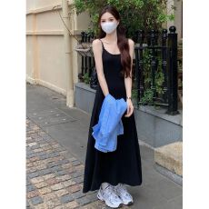 批发设计感小众褶皱吊带<b class='q'>连衣裙</b>女2026年夏季气质收腰显瘦A字长裙子