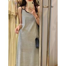 批发2026年夏季新款韩版简约条纹吊带<b class='q'>连衣裙</b>女性感气质长款针织裙甜美