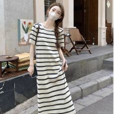 慵懒风条纹针织短袖t恤连衣裙女夏季宽松显瘦减龄直筒休闲长裙子
