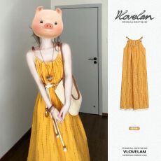 批发海边度假风夏季新款沙滩裙高级感小众复古黄色<b class='q'>流苏</b>无袖吊带<b class='q'>连衣裙</b>