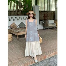 批发法式缎面印花拼接<b class='q'>背心</b>连衣裙女2026夏季新款复古设计感别致长裙子