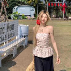 批发[<b class='q'>精品</b>四面弹+高密打揽+下松紧]碎花内搭打底衫露背露肩上衣