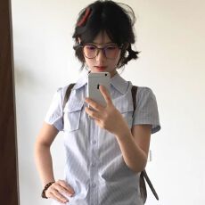 批发短款蓝色条纹短袖<b class='q'>衬衫</b>上衣女款夏季设计感小个子修身显瘦翻领<b class='q'>衬衣</b>